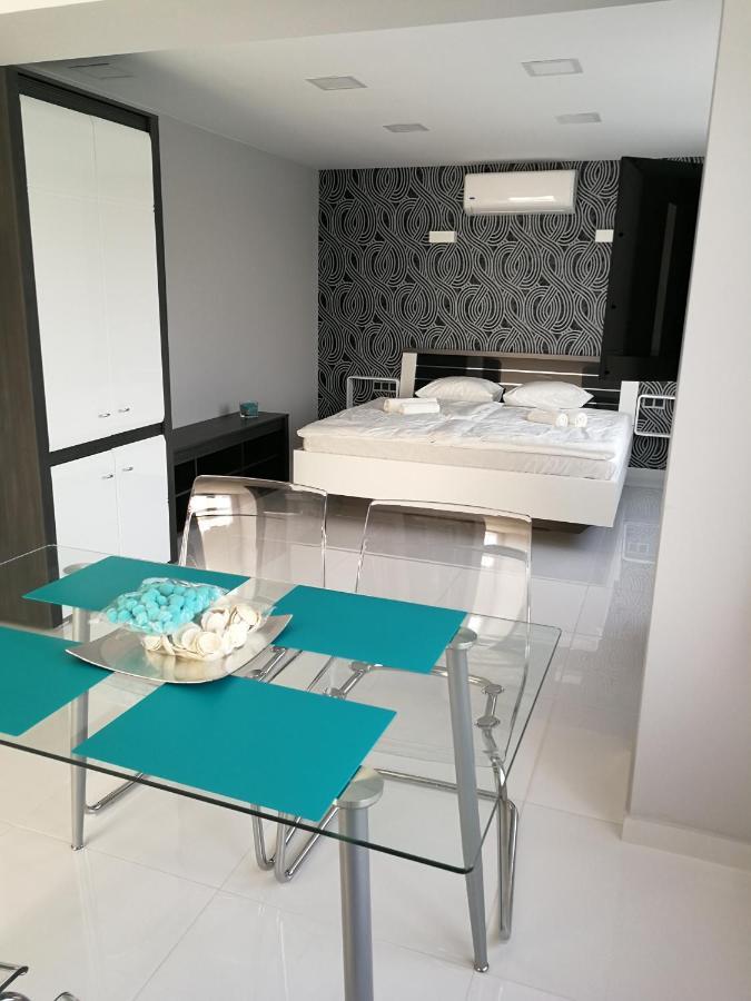 Aqua Solar Apartmanhaz Miskolc Luaran gambar