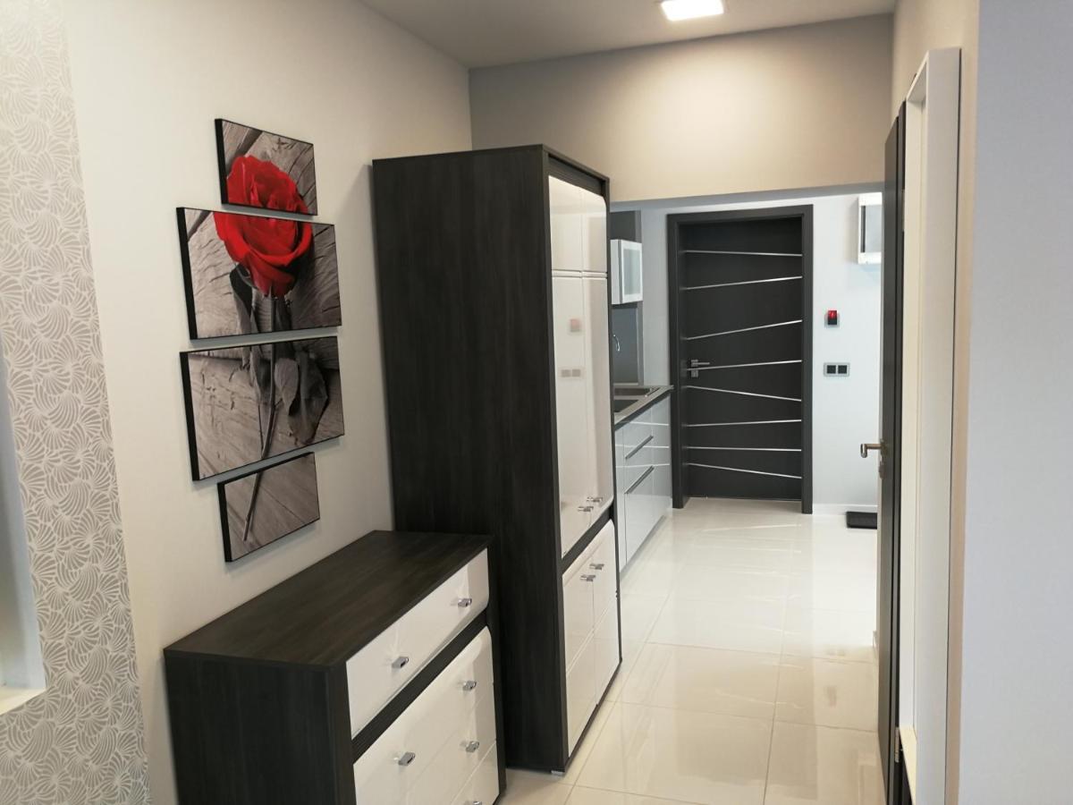 Aqua Solar Apartmanhaz Miskolc Luaran gambar