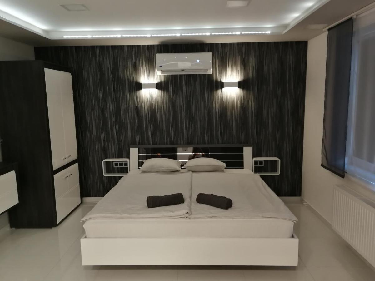 Aqua Solar Apartmanhaz Miskolc Luaran gambar