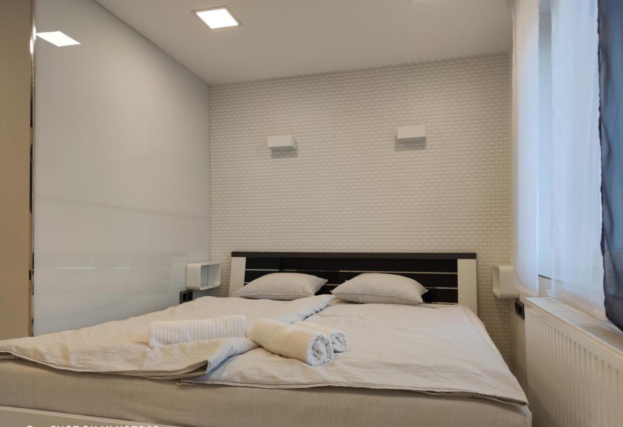 Aqua Solar Apartmanhaz Miskolc Luaran gambar