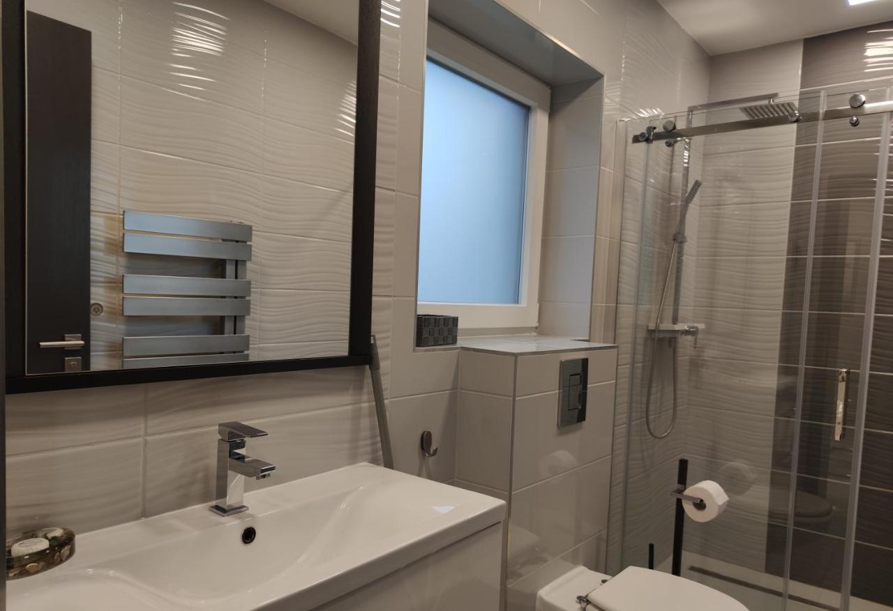 Aqua Solar Apartmanhaz Miskolc Luaran gambar