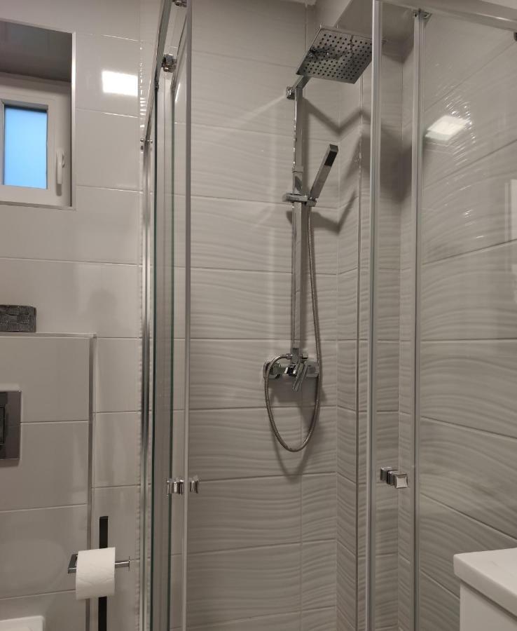 Aqua Solar Apartmanhaz Miskolc Luaran gambar