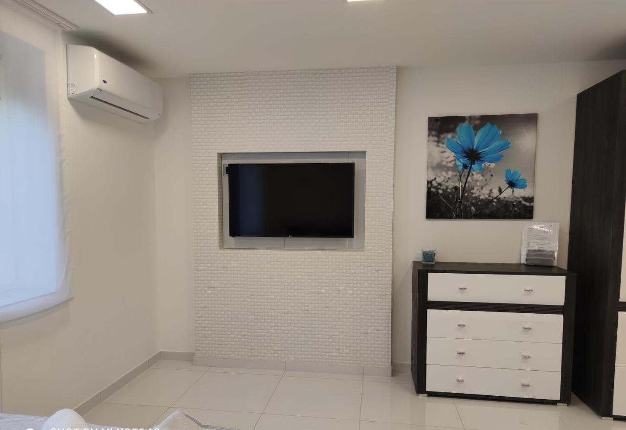 Aqua Solar Apartmanhaz Miskolc Luaran gambar