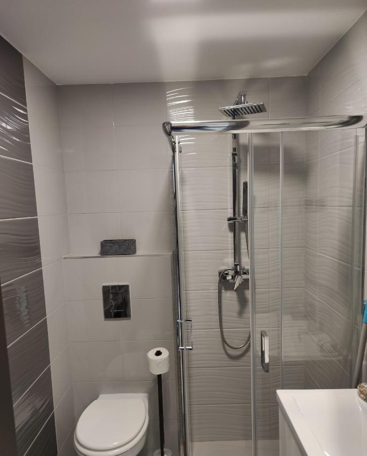 Aqua Solar Apartmanhaz Miskolc Luaran gambar