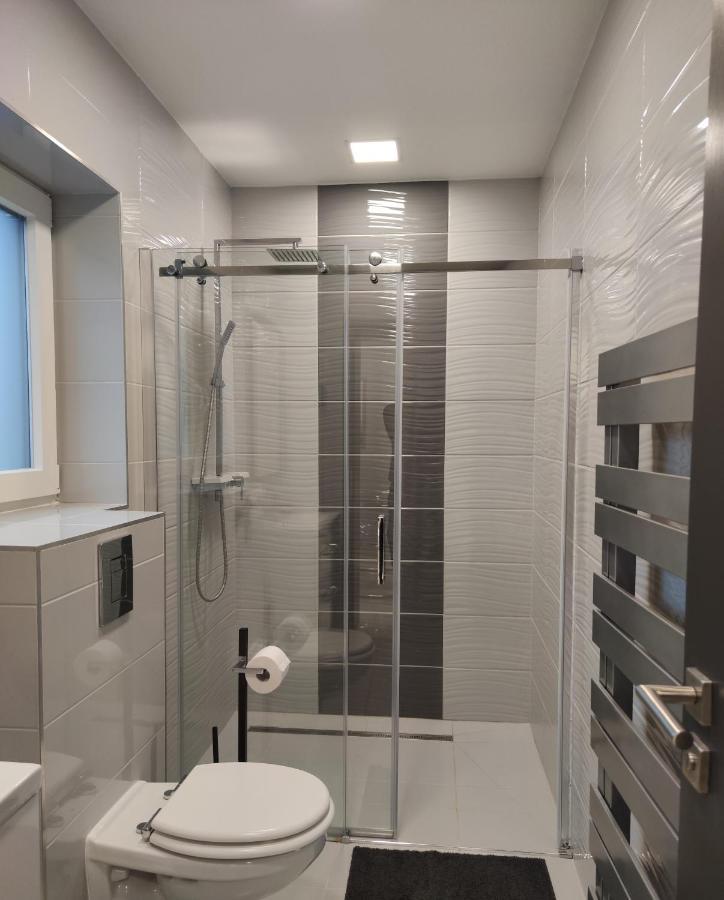Aqua Solar Apartmanhaz Miskolc Luaran gambar